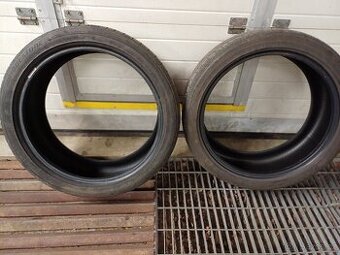 Letní PNEU 235/40 R19