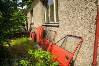 Různé díly ze Škody 105 model M