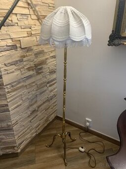 Stará mosazná lampa