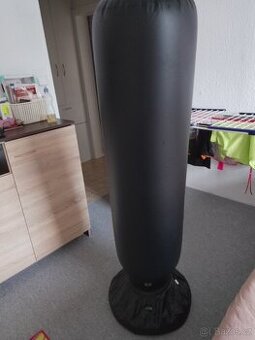 Nafukovací boxerský pytel pro děti. +Rukavice