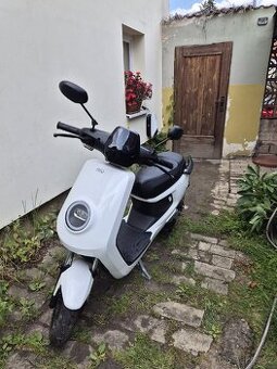 Elektroskútr NIU MQI+SPORT