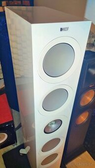 KEF R11