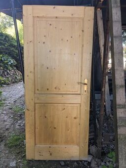 Dřevěné dveře do interiéru - šířka 80cm, výška 197cm - Levé