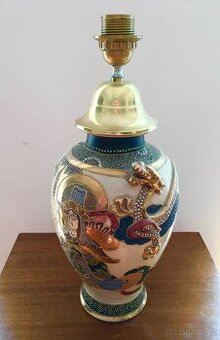 Lampa s japonskou vázou Satsuma
