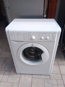 Automaticka pracka Indesit A+++ na 5kg