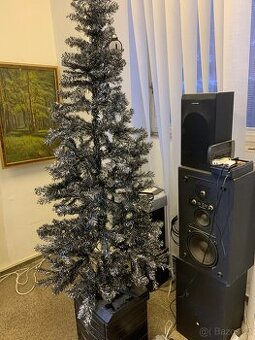 Vanocni stromek atraktivni cerno stribrny