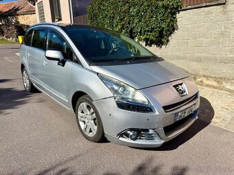 Peugeot 5008 2.0 HDI 110kw 8/2010 / Panorama / Xenon