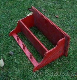 Závěs.poličky,deska šic.stroje, dětské skládací židličky