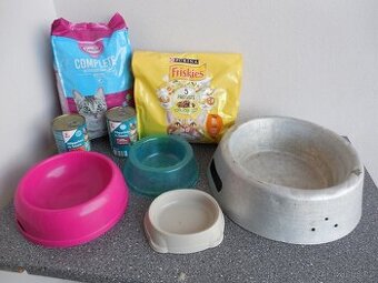 krmivo a misky na krmení