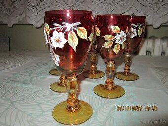 sada sklenic z Novoborského skla