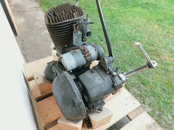 Jawa 350 SV (Jawa 350 OHV) - agregat a nadrz