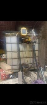 Prodám nádrž na naftu včetně čerpadla a pistole