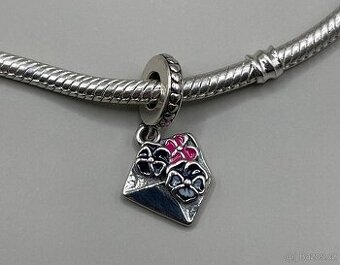 Stříbrný přívěsek č. 8 - obálka