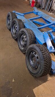 195/65/15 zimní na plechových discích - 1