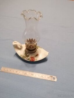 Malá stolní petrolejová lampička