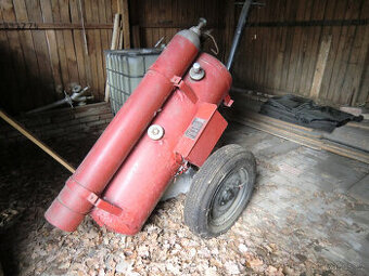 Historický hasicí přívěs r.v. 1978