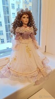 Sběratelská porcelánová panenka