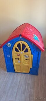 Plastový domeček