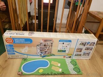 Dreveny domek pro panenky