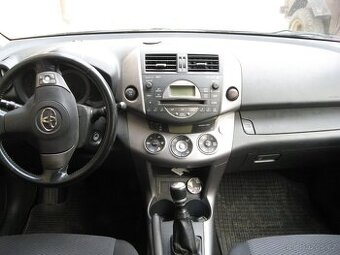 Toyota Rav4 2.2D-4D 100 kW, 4x4, tažné