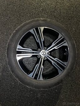 Originální ALU sada Volvo XC40 – 235/50 R19 Continental