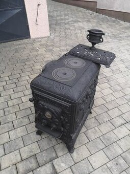 Obrovská litinová kamna poleno 65cm