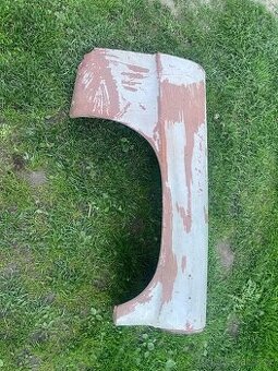 Blatník spolujezdcovo Škoda 440 450 Felicia octavia spartak