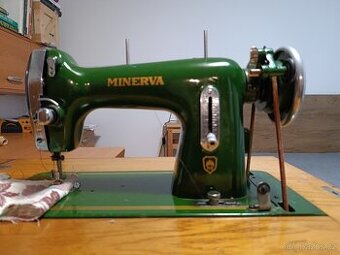 Šicí stroj Minerva po babičce