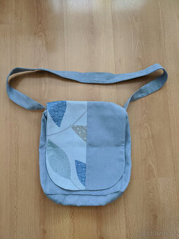 Modrá plátěná taška přes rameno (český výrobek)