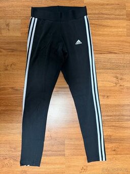 Černé Adidas leginy