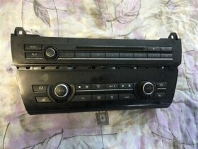 Ovládání klimatizace a rádia