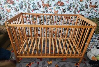 Dětská postýlka s posuvnou bočnicí Scarlett