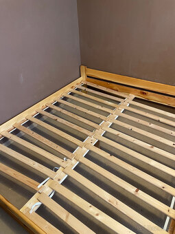 Postelový rám s roštem 180/200