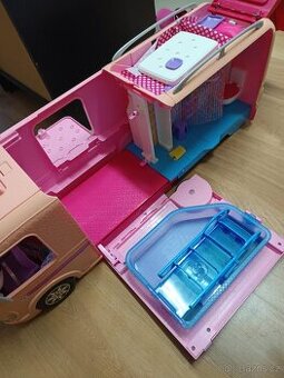 Barbie karavan