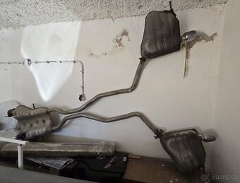 Jeep Grand Cherokee - výfuk