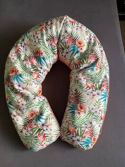 Úplně nový nepoužívaný kojící polštář