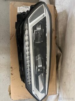 Vw touran svetlo prave