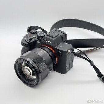 Fotoaparát Sony Alpha A7 IV + objektiv Sony FE85 mm