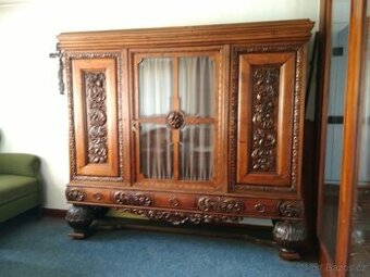 Starožitný nábytek-pracovna