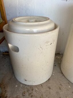 Keramická nádoba na nakládáni