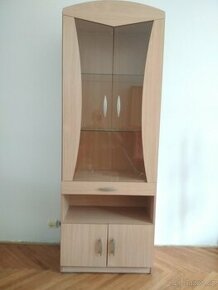 Dvě skříně - prosklená a odkládací