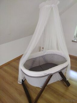 Oválná skládací postýlka