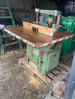 Spodní fréza na dřevo hřídel 30 mm