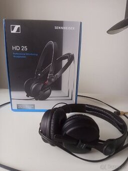 Sluchátka Sennheiser HD 25