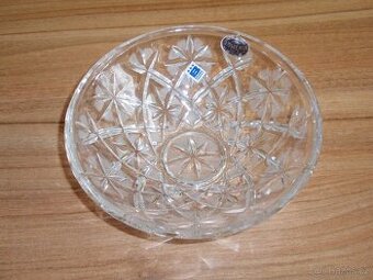 Skleněná broušená mísa "Bohemia Crystal" se značkou