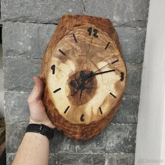 Dřevěné hodiny