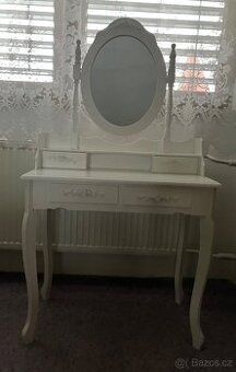 Toaletní kosmetický stolek Primadonna