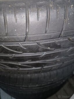 Letni pneu 215/60 R17