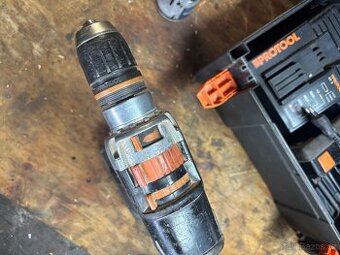 Prodám akuvrtačku protool