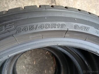 letní pneu 245/40 r19